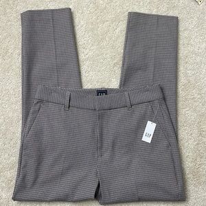 NWT ankle Gap Slim fit stretchable pants. Size 8